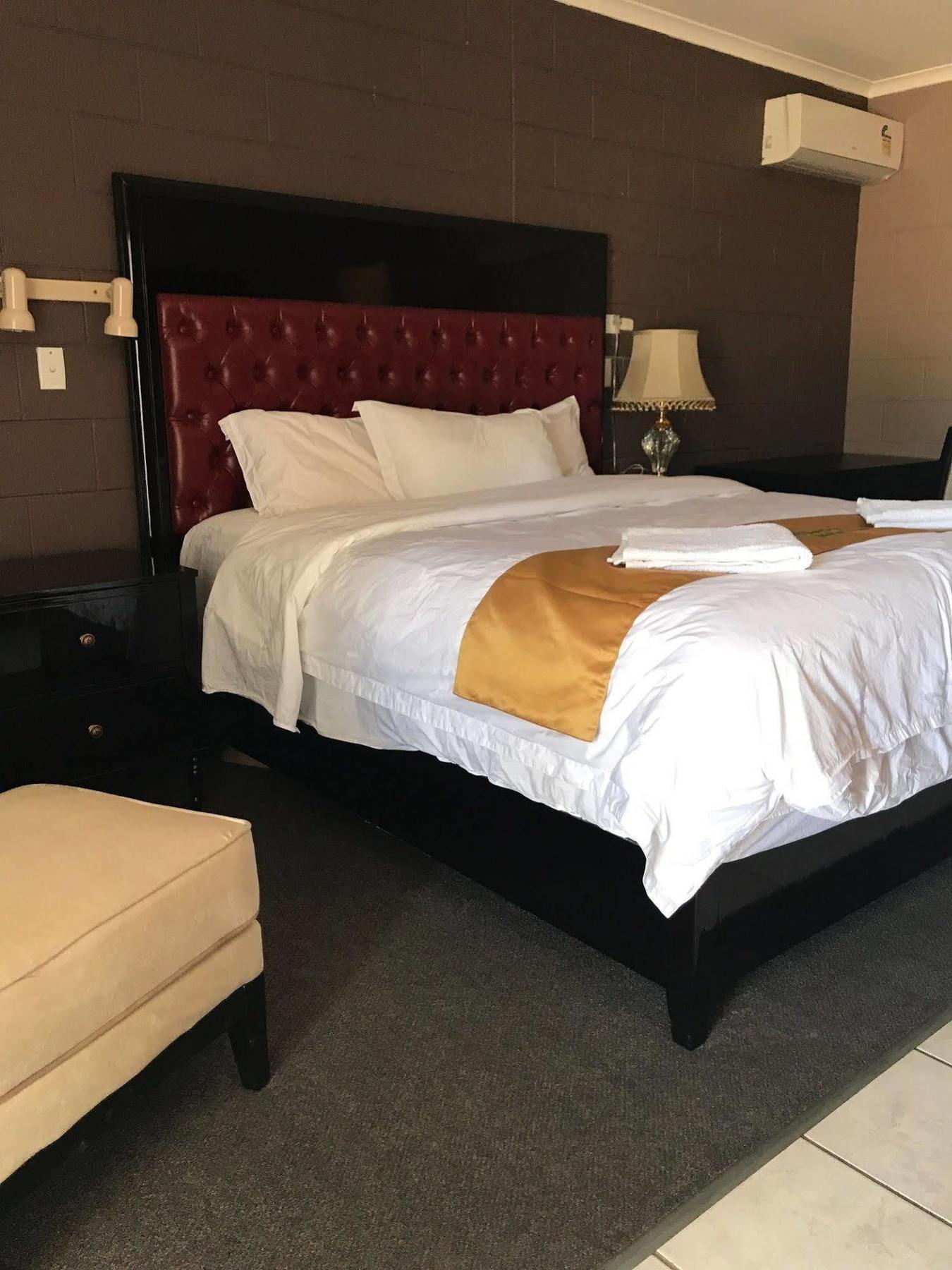 Eldorado Motor Inn 滕南特克里克 外观 照片